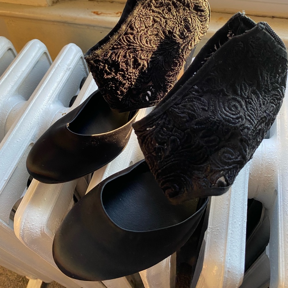 All Black Anthropologie Satin Lace Heels Sz 39